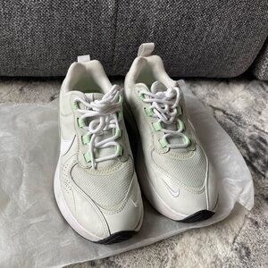 Nike Air Max in light green 
Size: US 6 / UK 3.5 / CM 23